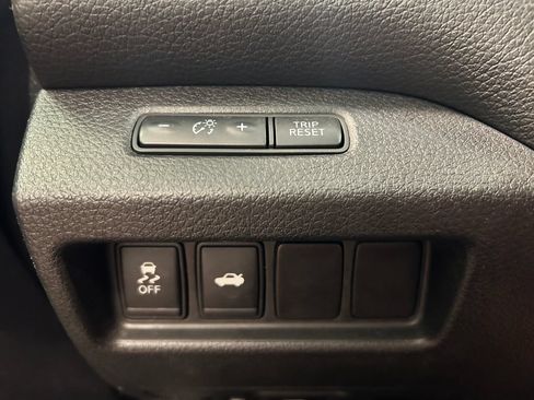 Used 2015 Nissan Altima 2.5 SV FWD image 7