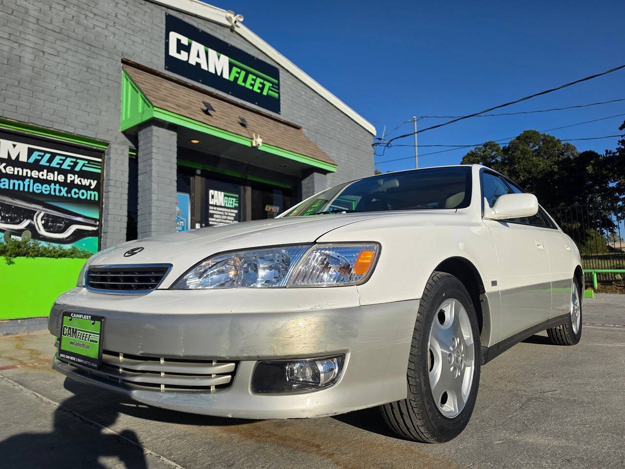 Used 2000 Lexus ES 330 FWD image 2