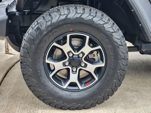 Used 2022 Jeep Wrangler Unlimited Rubicon AWD/4WD image 9