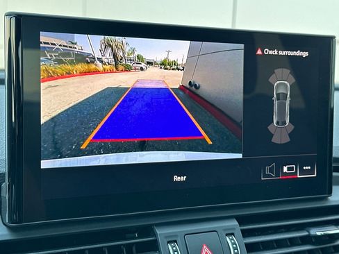 Used 2025 Audi Q5 2.0T Premium image 16