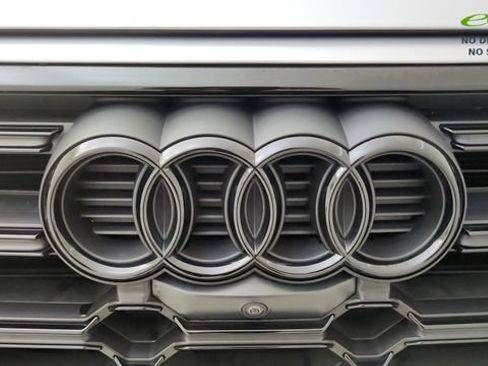 Used 2025 Audi Q5 2.0T Premium Plus w/ Premium Plus Package AWD/4WD image 16