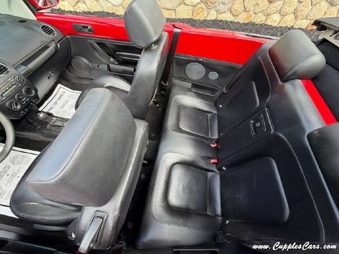 Used 2006 Volkswagen Beetle Convertible w/ Package 1 FWD image 20