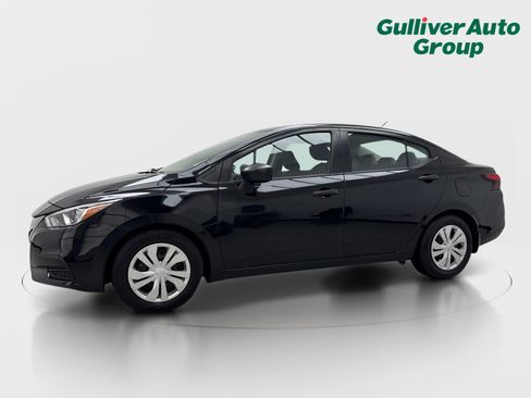 Used 2020 Nissan Versa S FWD image 2