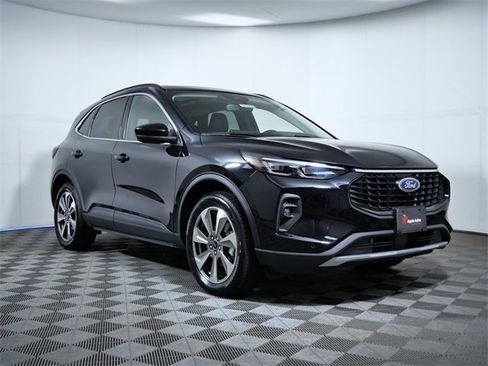 Used 2025 Ford Escape Platinum w/ Premium Technology Package image 1