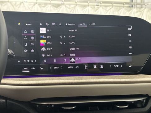 Used 2025 Audi Q5 Premium w/ Convenience Package image 16