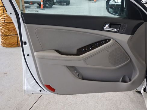 Used 2012 Kia Optima EX w/ Premium Pkg image 16