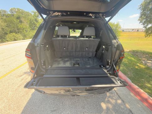 Used 2024 BMW X7 xDrive40i w/ M Sport Package AWD/4WD image 12
