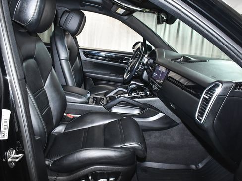 Used 2020 Porsche Cayenne E-Hybrid image 59