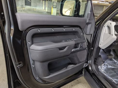 Used 2025 Land Rover Defender 110 S AWD/4WD image 9