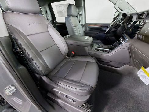 New 2026 GMC Sierra 3500 Denali w/ Denali Reserve Package AWD/4WD image 30
