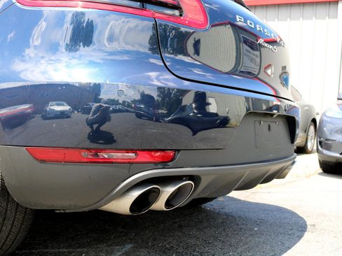 Used 2017 Porsche Macan S image 12