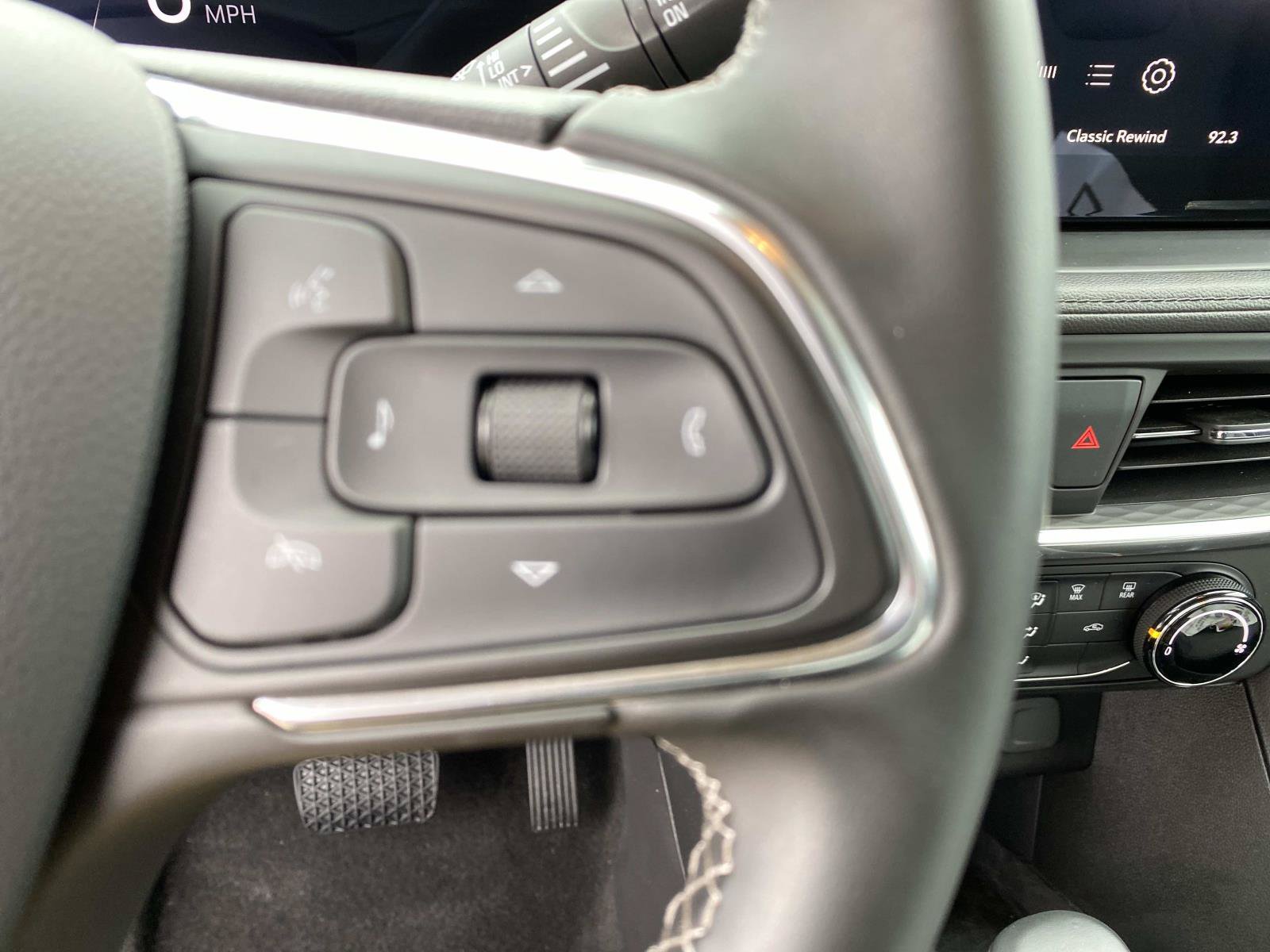 Used 2025 Buick Encore GX Preferred AWD/4WD image 16
