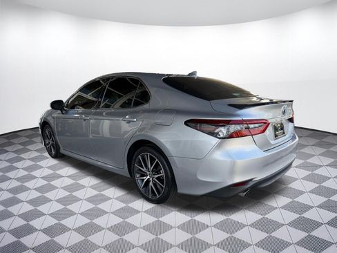 Used 2023 Toyota Camry XLE FWD image 3