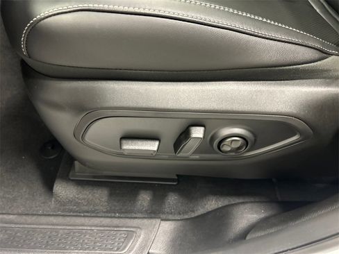 New 2025 Jeep Grand Cherokee Limited w/ Luxury Tech Group II image 16