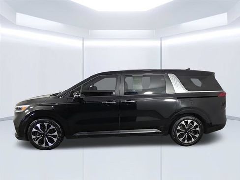 Used 2024 Kia Carnival EX FWD image 14
