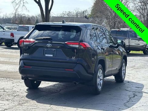 Used 2022 Toyota RAV4 LE AWD/4WD image 29