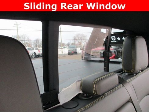 Used 2025 Chevrolet Colorado ZR2 w/ Technology Package image 23