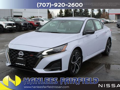 New 2025 Nissan Altima 2.5 SR w/ SR Premium Package FWD image 3