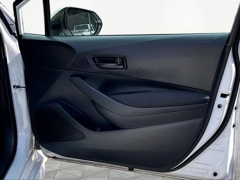 Used 2025 Toyota Corolla LE FWD image 23