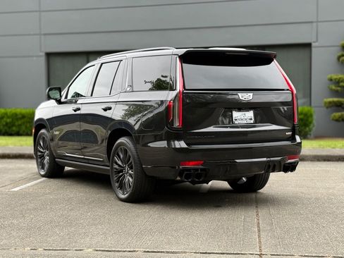 Used 2024 Cadillac Escalade V w/ LPO, ONYX Package AWD/4WD image 7