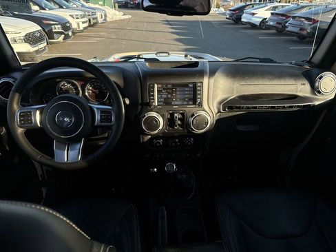 Used 2016 Jeep Wrangler Unlimited Rubicon image 21