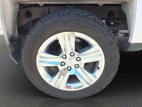 Used 2018 Chevrolet Silverado 1500 Custom w/ Trailering Package AWD/4WD image 5