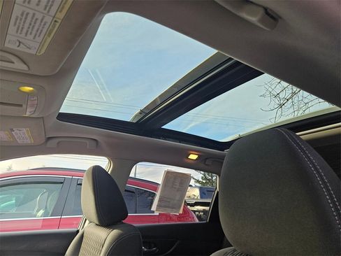 Used 2017 Nissan Rogue SV w/ Sun & Sound Touring Package image 31