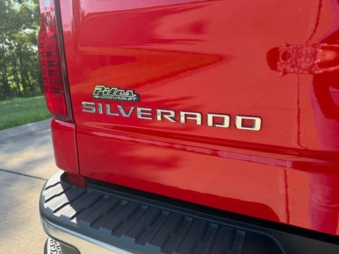 Used 2023 Chevrolet Silverado 1500 LT AWD/4WD image 6