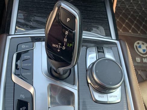 Used 2016 BMW 750i xDrive image 29