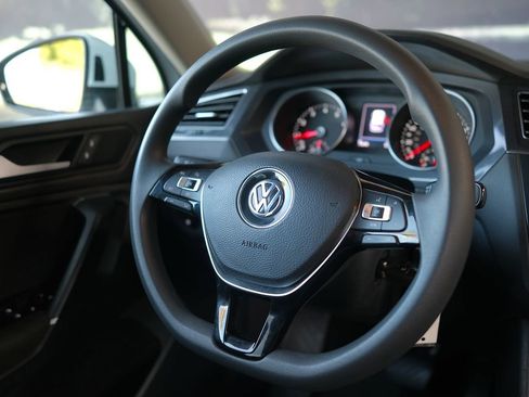 Used 2020 Volkswagen Tiguan S image 47