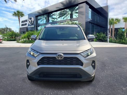 Used 2022 Toyota RAV4 XLE Premium image 5