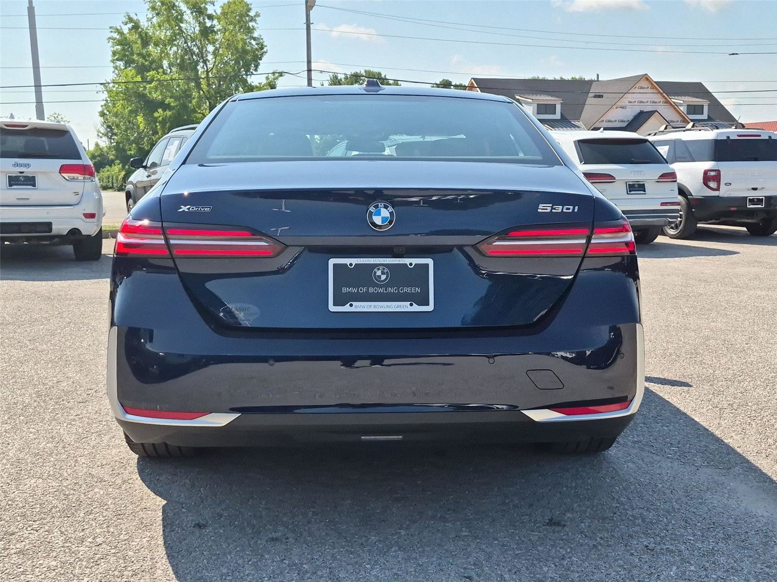 Used 2026 BMW 530i xDrive w/ Premium Package AWD/4WD image 4