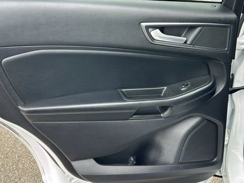Certified 2020 Ford Edge SE image 14