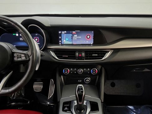 Used 2024 Alfa Romeo Stelvio Veloce AWD/4WD image 25
