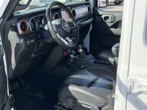 Used 2022 Jeep Gladiator Mojave w/ Cold Weather Group image 10