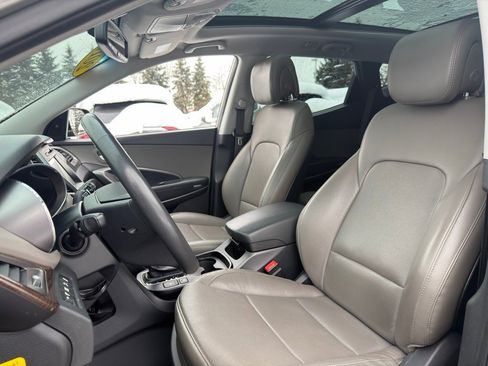 Used 2017 Hyundai Santa Fe Sport FWD image 30