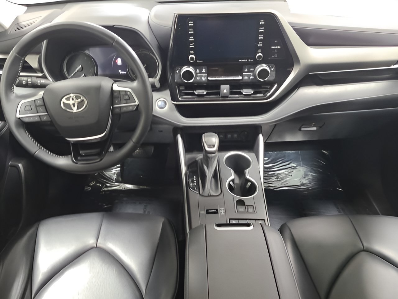 Used 2021 Toyota Highlander XLE FWD image 25