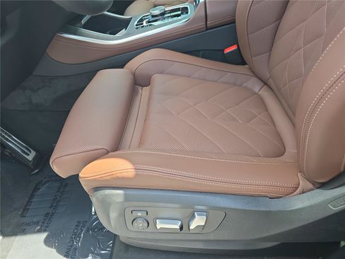 Used 2026 BMW X5 xDrive40i w/ M Sport Package AWD/4WD image 16