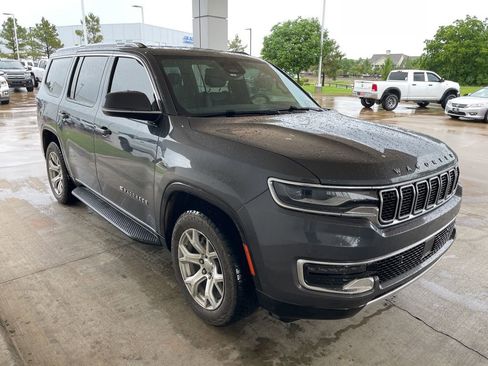 Used 2022 Jeep Wagoneer Series II AWD/4WD image 3