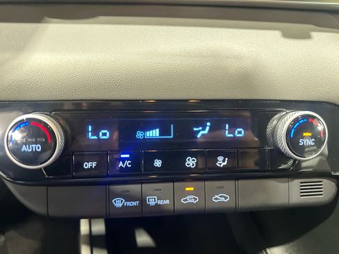 Used 2023 Hyundai Elantra SEL FWD image 26