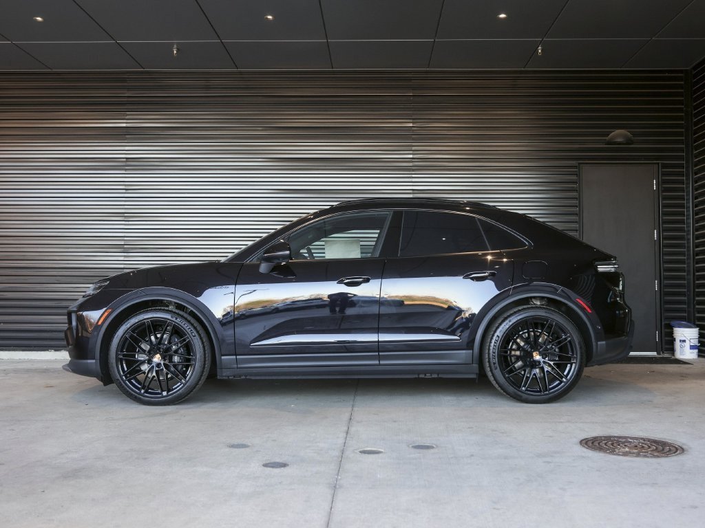 Certified 2026 Porsche Macan Electric RWD image 2