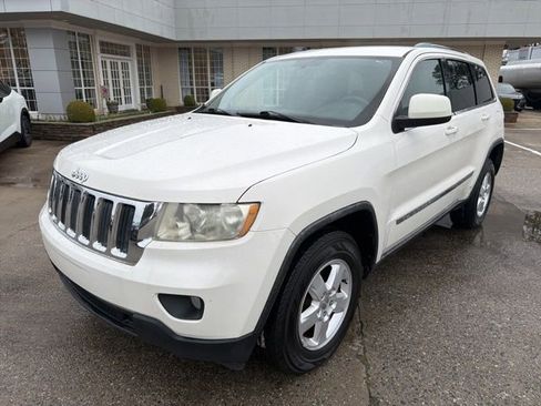 Used 2012 Jeep Grand Cherokee Laredo w/ Laredo E Group image 2
