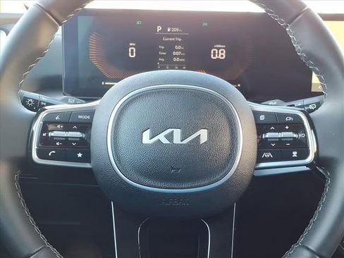Used 2025 Kia Sorento S image 35