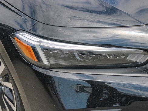 Used 2023 Honda Civic EX-L image 2