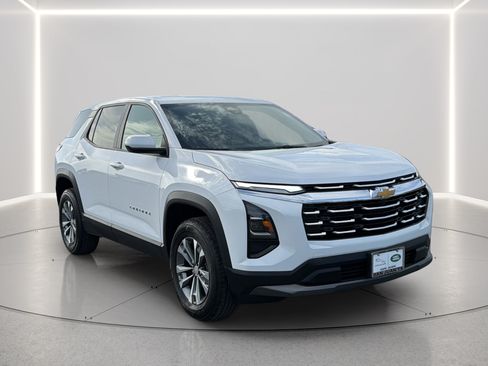 Used 2026 Chevrolet Equinox LT FWD image 10