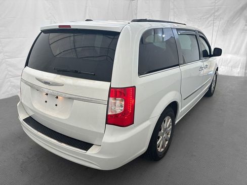 Used 2016 Chrysler Town & Country Touring w/ Driver Convenience Group FWD image 6