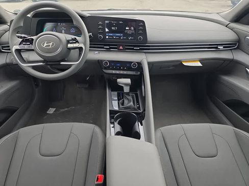 New 2026 Hyundai Elantra Hybrid FWD image 18