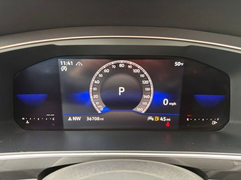 Certified 2022 Volkswagen Tiguan SE w/ Panoramic Sunroof Package AWD/4WD image 18