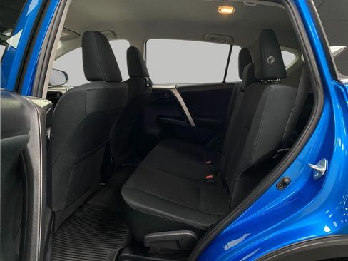 Used 2018 Toyota RAV4 LE w/ All Weather Liner Package AWD/4WD image 25