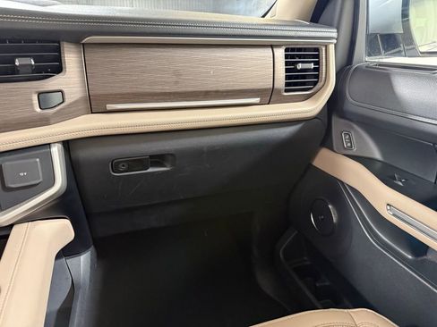 Used 2024 Ford Expedition Max Limited RWD image 24